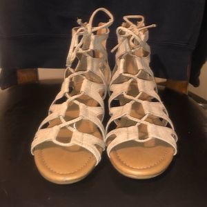 LIGHT BROWN AND TAN COLORED SANDALS WITH LACE UP